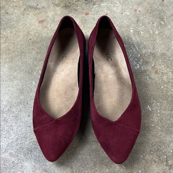 Vionic Shoes - Vionic Caballo Burgundy/wine Pointed Toe Flats
Size: 6